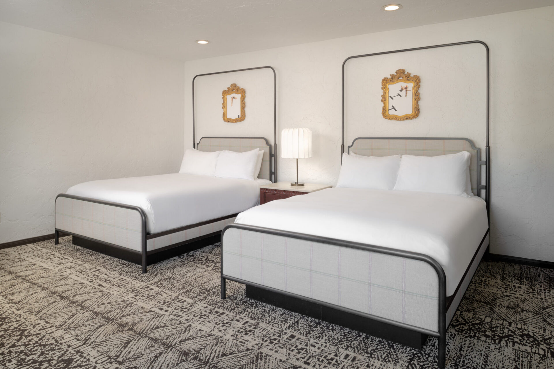 2 Queen Beds