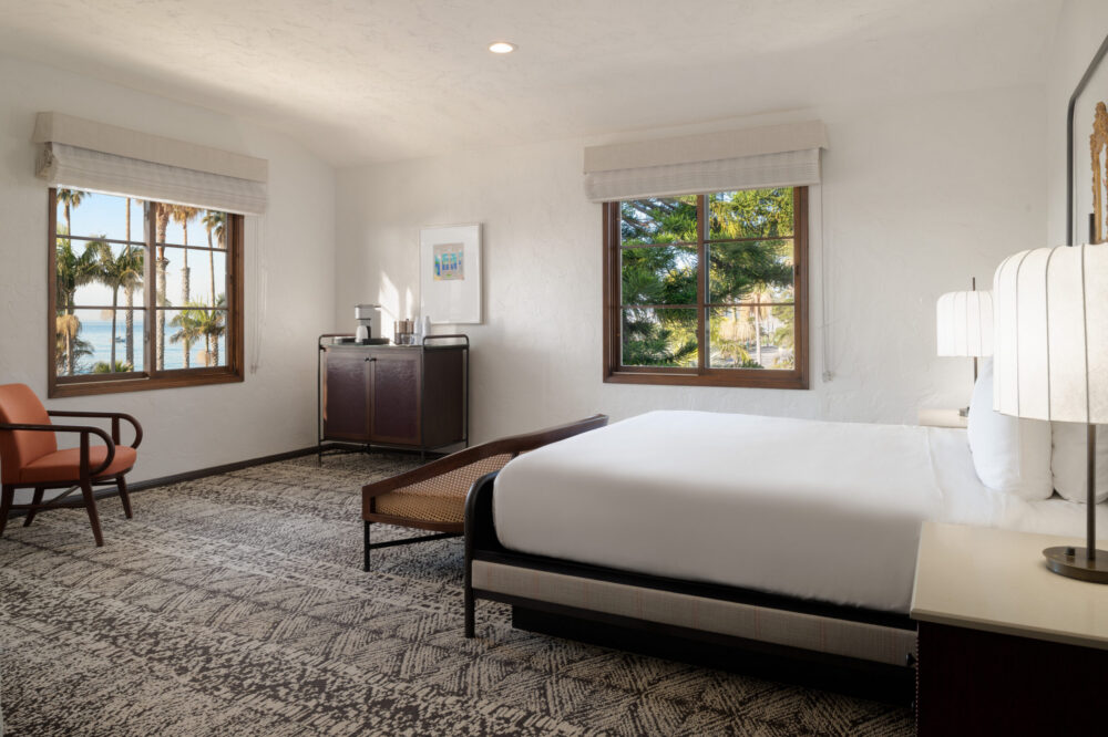 1 King Bed Premium view
