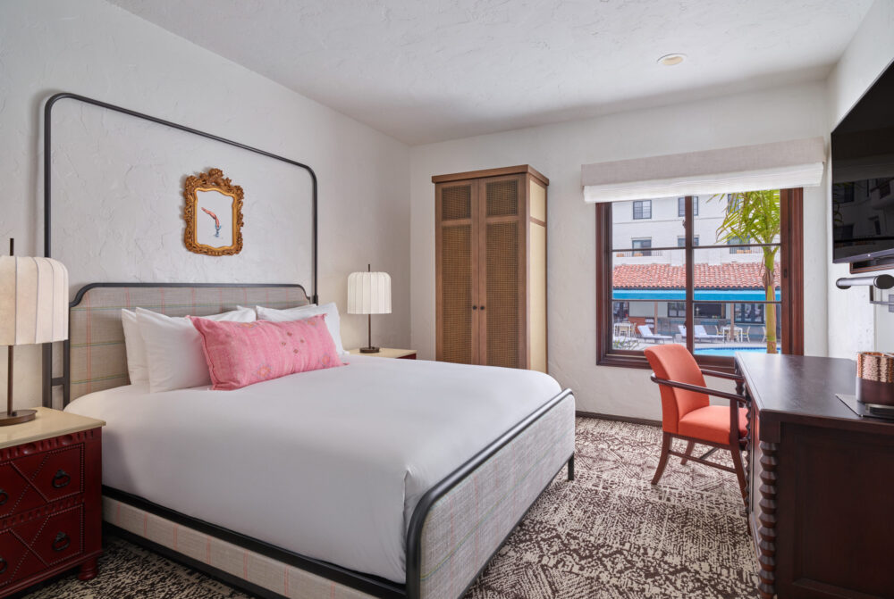 Deluxe King Bedroom