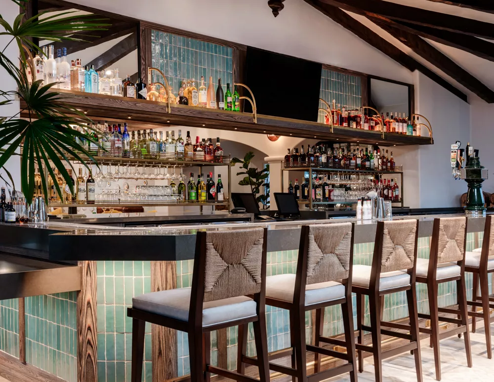 bar 1000x775 1